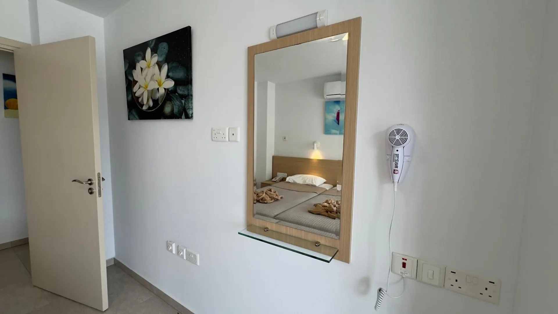 Christabelle Hotel Apartments Ayia Napa 3*,  Cipro